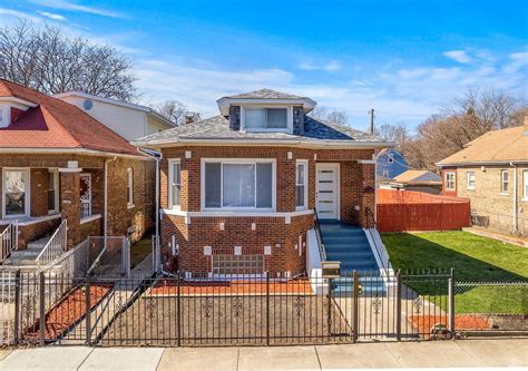 Contact Us Learn More Just Listed 9046 S Racine Ave <b>Chicago</b>, <b>IL</b> 60620 $160,000 Single Family Active MLS # 11947550. . Zillow chicago il